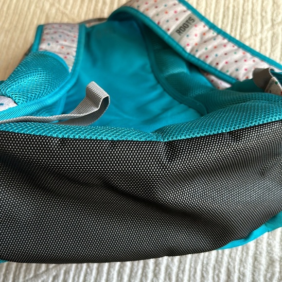 Roots Backpack - Picture 6 of 6